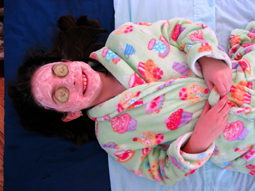 Seems Facial Has Worked! She Looks Relaxed! Seems Facial Has Worked! She Looks Relaxed!